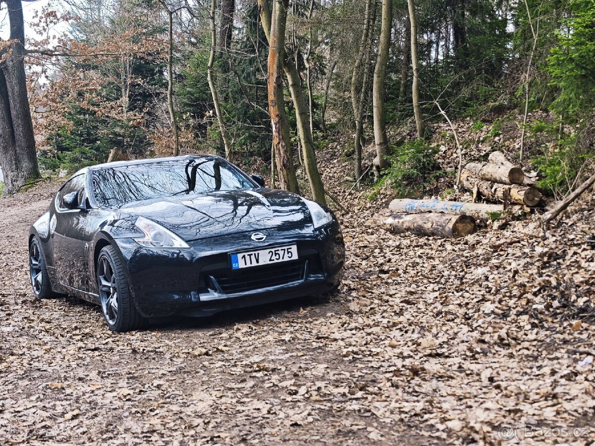 Nissan 370z - 9