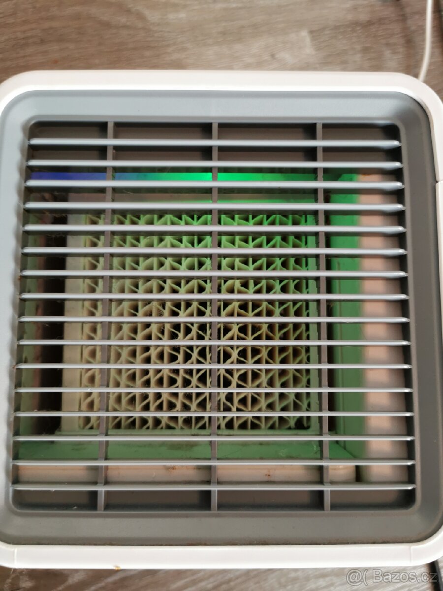 Stolní vodní ventilátor - 9