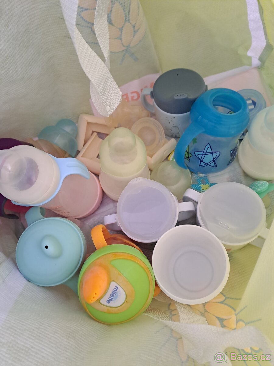 Kojenecké potřeby a hračky. - 9