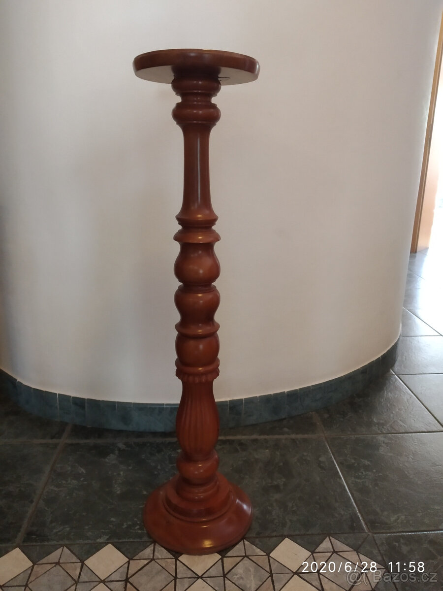 Starožitný nábytek - 9