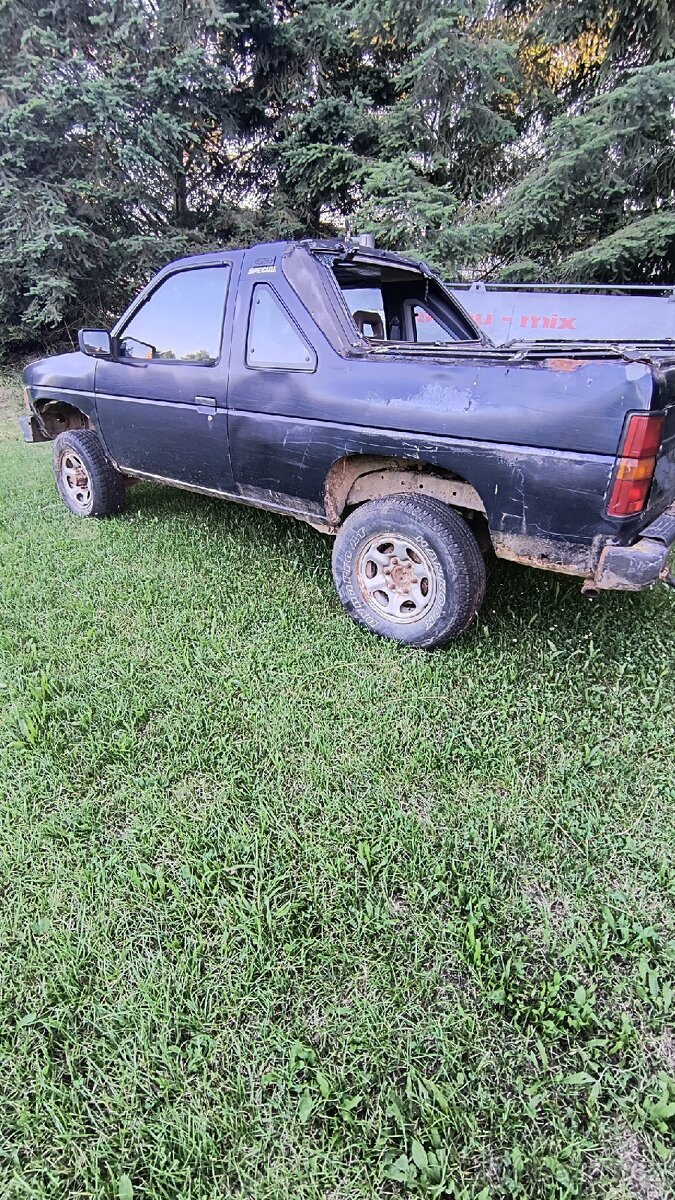Nissan Terrano 1 - 9