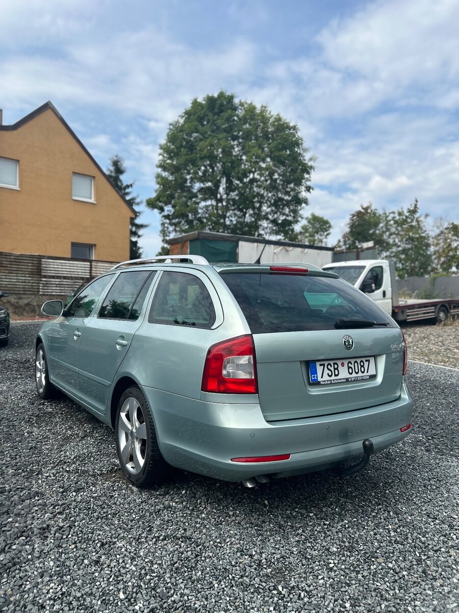 Škoda Octavia Elegance 2.0TDI - 9
