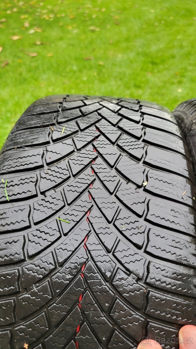 215/50/17 zimní pneu BRIDGESTONE - 9