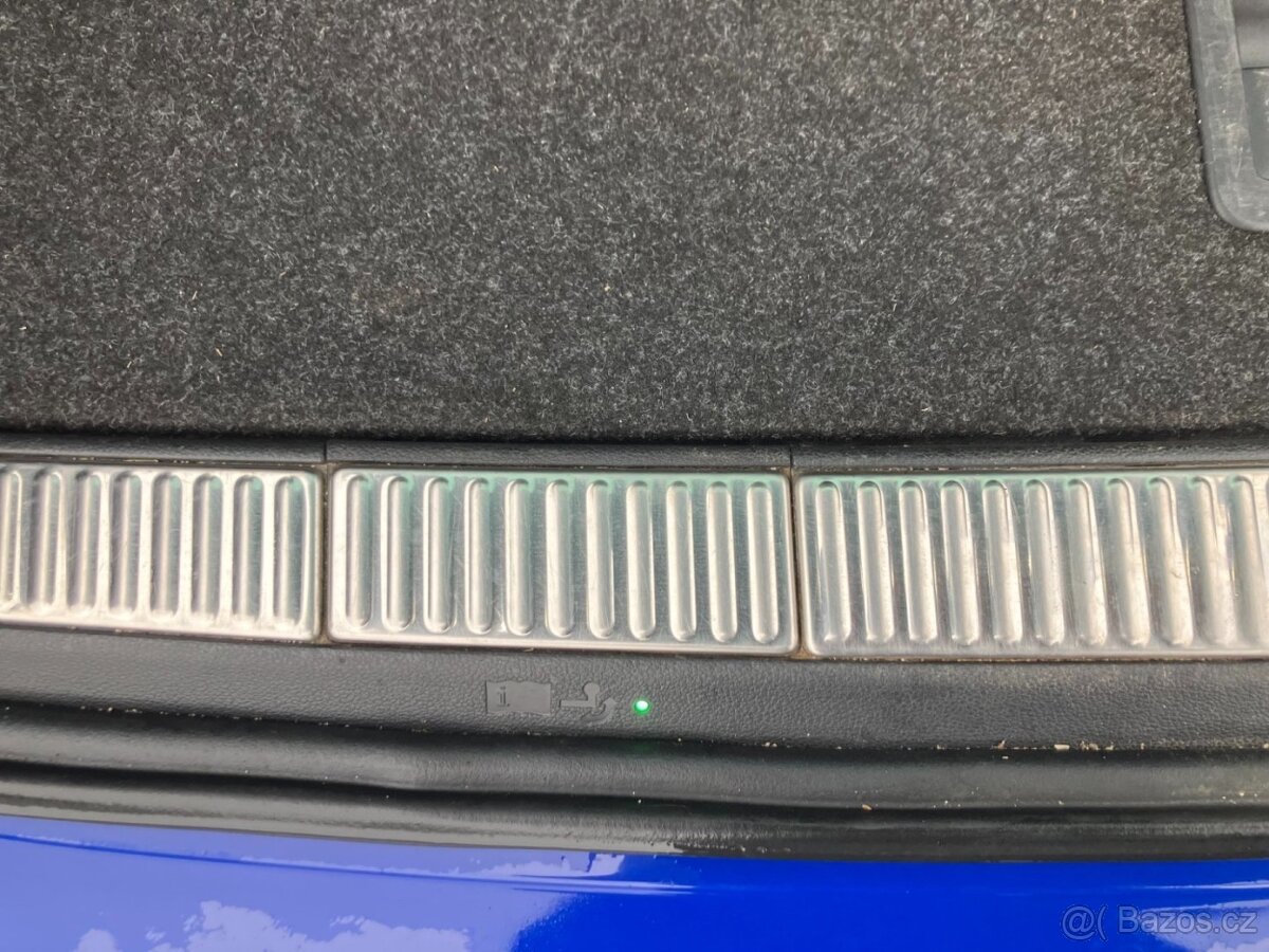 Škoda Superb combi 2.0TDI 110kW L&K /VYSOKÝ STUPEŇ VÝBAVY / - 9