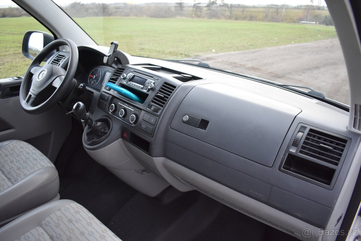 VOLKSWAGEN TRANSPORTER 2,0TDI 300 520 KM,AC,TAŽNÉ,TOP - 9