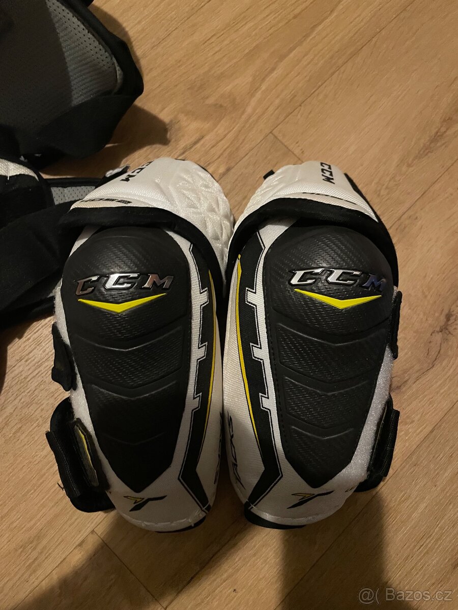 Hokejová výstroj - 9