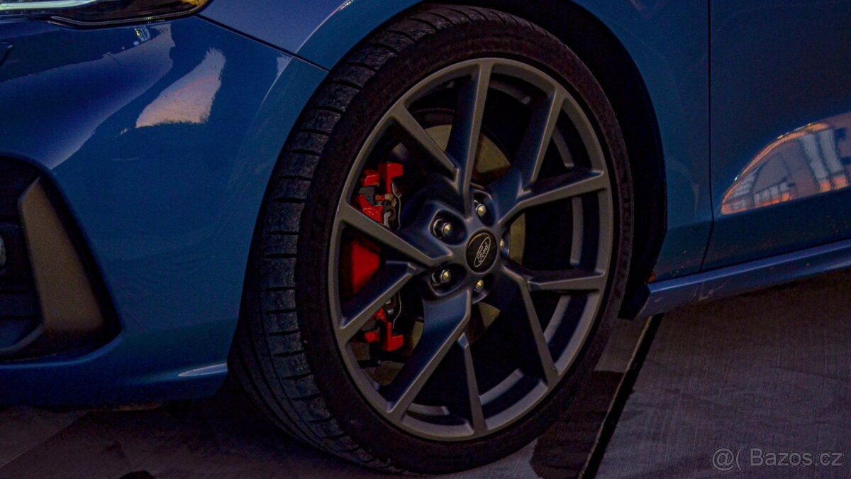 Ford Focus ST 2.3 - 9