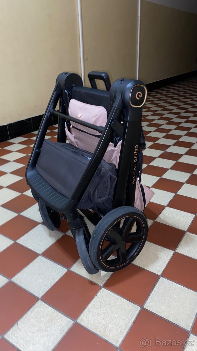 Dětský kočárek - 9