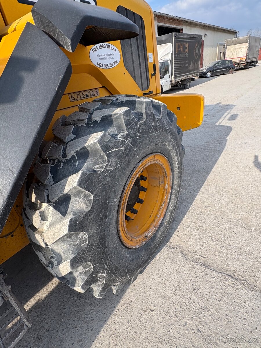 Prodam nakladac JCB 437 HT - 9