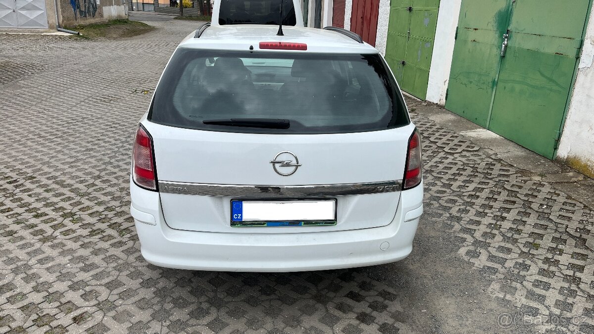 Opel Astra H Caravan - 9