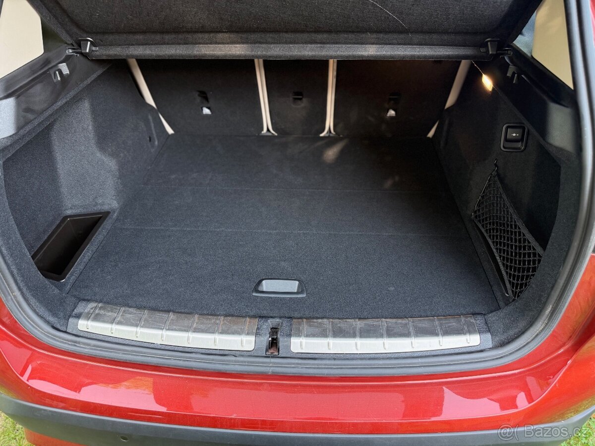 BMW X1, xDrive 20i, 131 kW, automat, 46 000 km, 1. majitel - 9