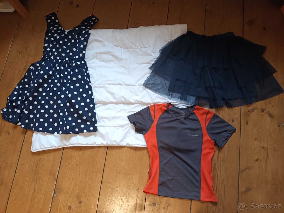Dětské oblečení a boty, pro děti 3-12 let, víc než 150 kusů - 9