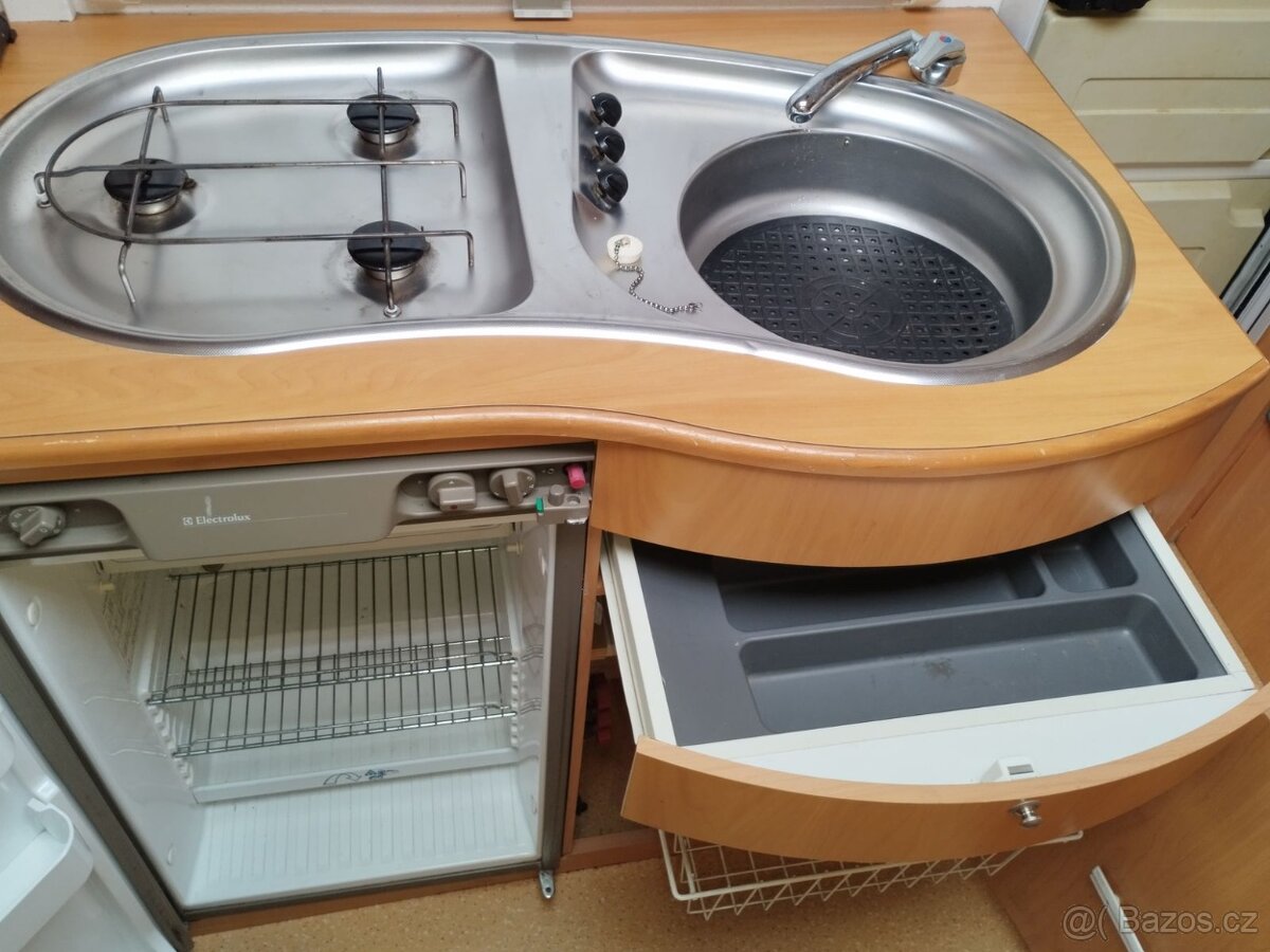 HOMECAR č.730 pro 4. Bojler. Nosič kol. 1300 kg. 100km/h - 9