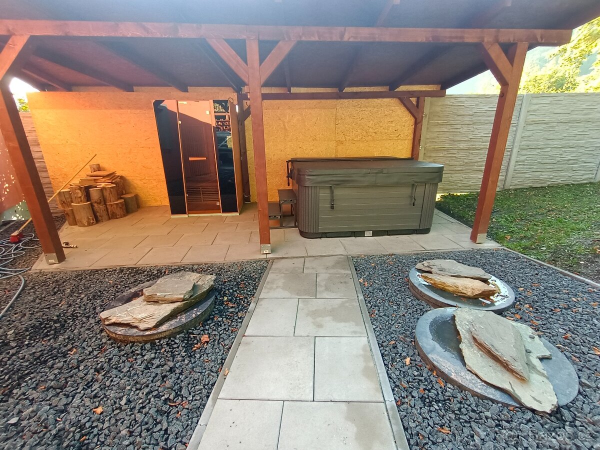 PARÁDNÍ CHALUPA - 9