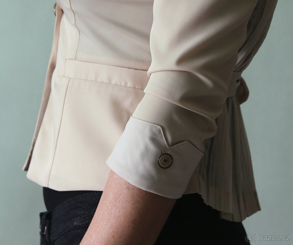 Zajímavá halenka s plisovanými zády vel.XS-34 - 9