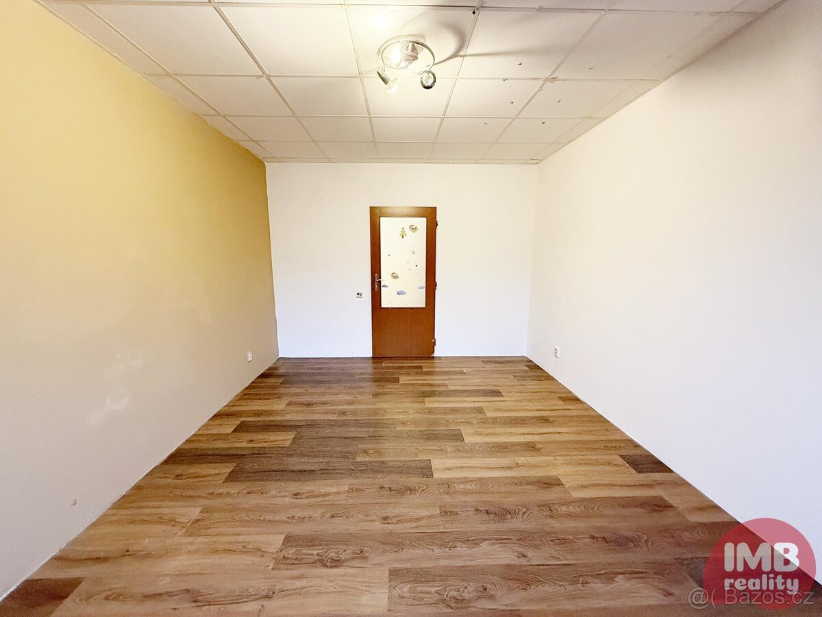 Prodej bytu 3+1 s lodžií v Kraslicích - 9