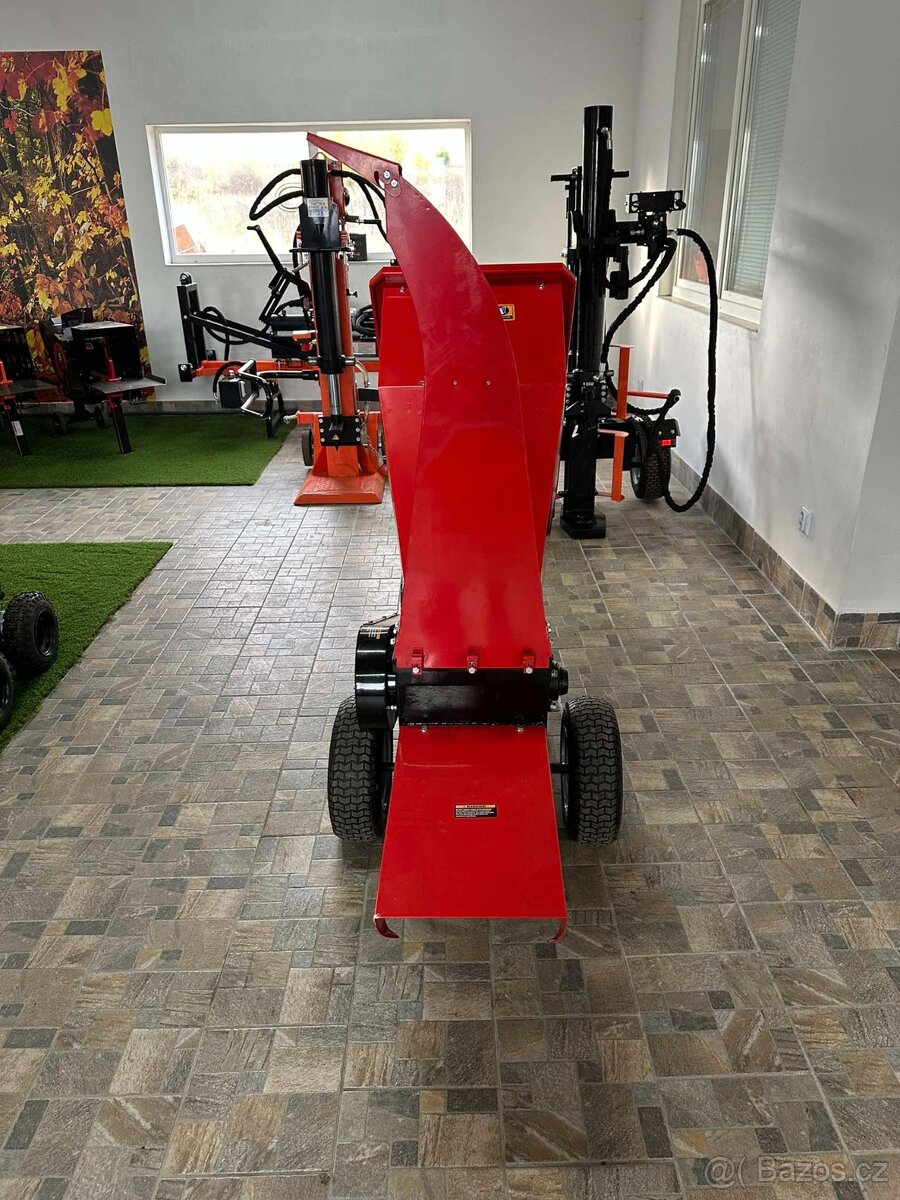 Motorový štěpkovač a drtič dřeva ATHOS 1007D - 9