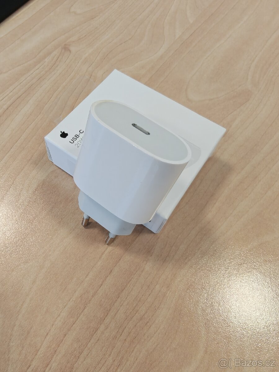 iPhone 16 PRO 128GB bílý titan ZÁRUKA + 20W adaptér - 9