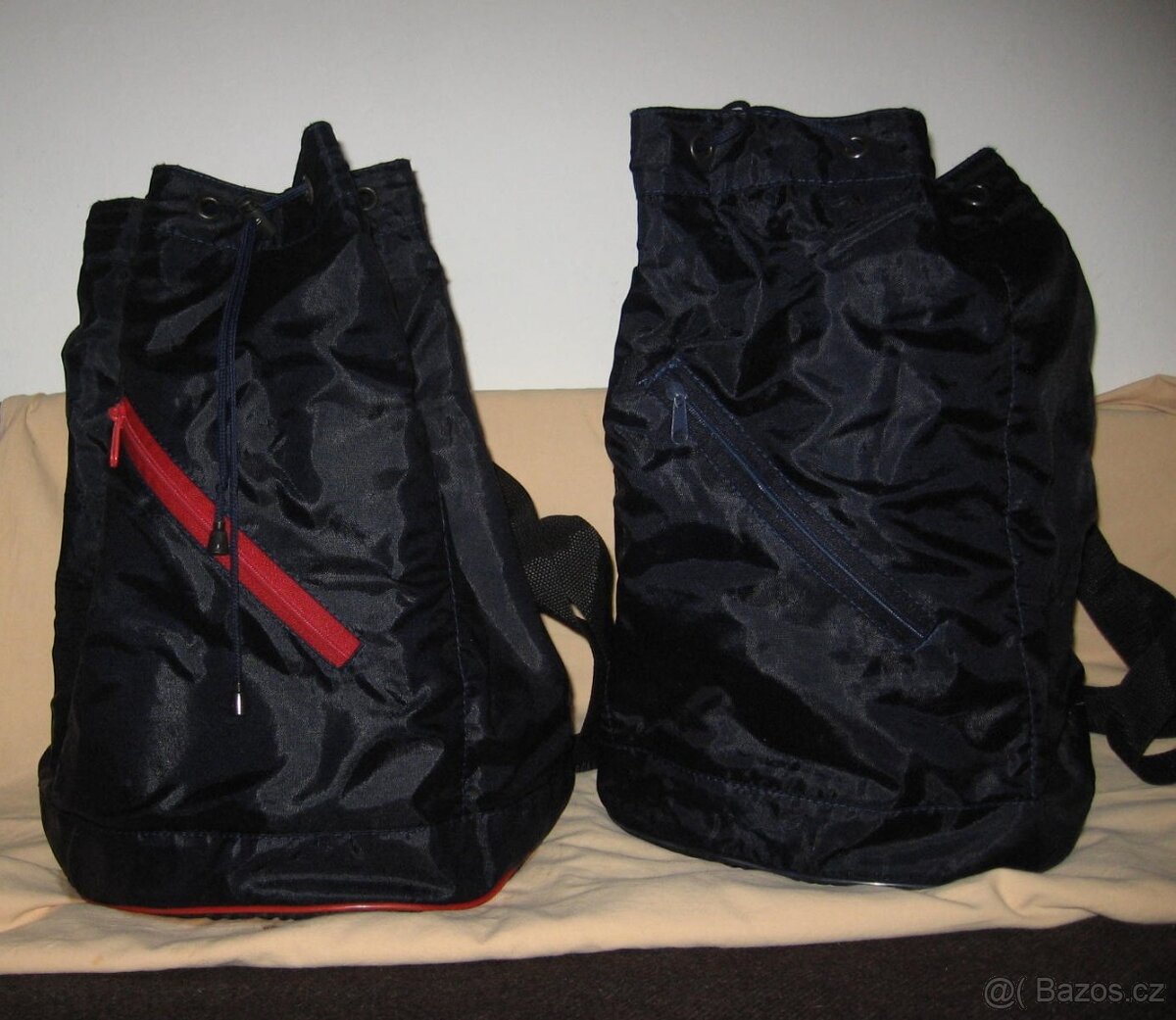 mikiny , bunda,3/4 legíny,vaky,kabelka kufřík,klíčenka - 9