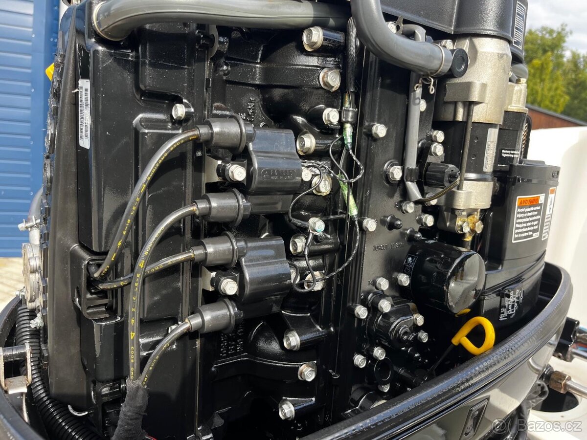 Loď Quicksilver Commander 555 - 9