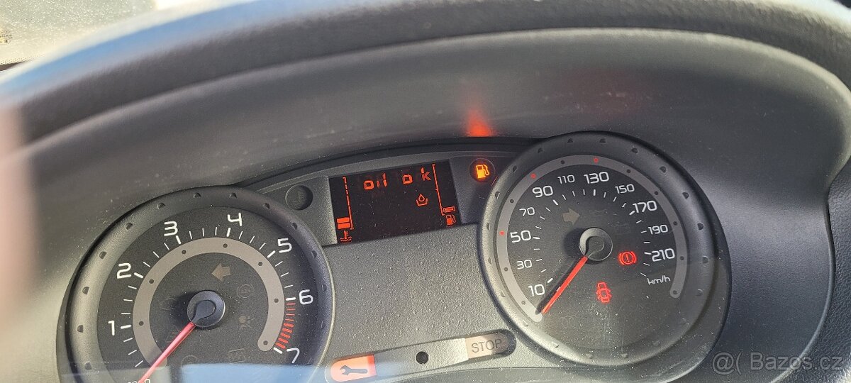 Renault clio rok 2006 najeto 130 tisíc 1.6 16v - 9