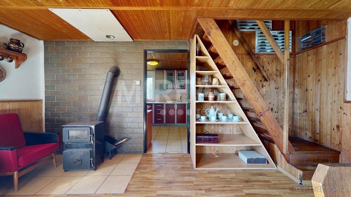 Sadská, prodej chaty 3+1 46,5 m2 + garáž 19 m2, na pozemku 3 - 9