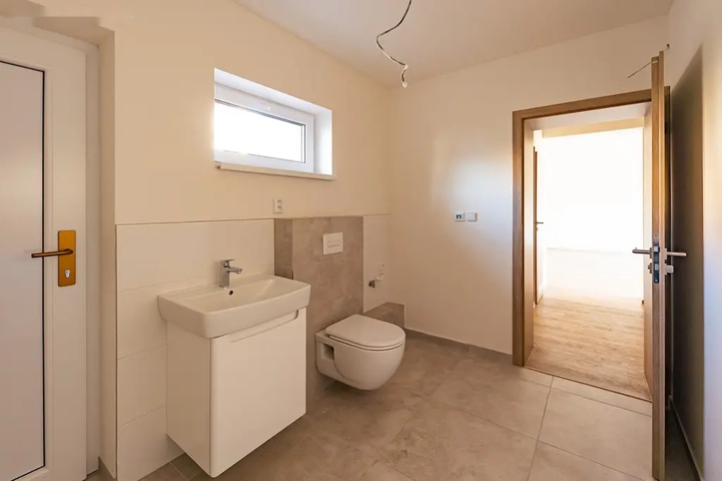 Pronájem dvoupodlažního řadového domu 4kk, 129m2 - 9