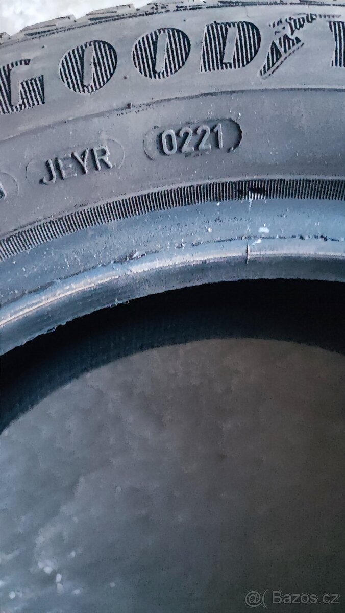 Celoroční pneu 185/60/15 Goodyear Vector 4Seasons - 9