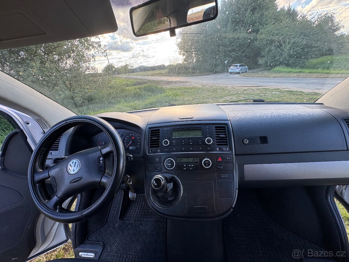 VW Multivan 2.5 tdi 128 kW - 9