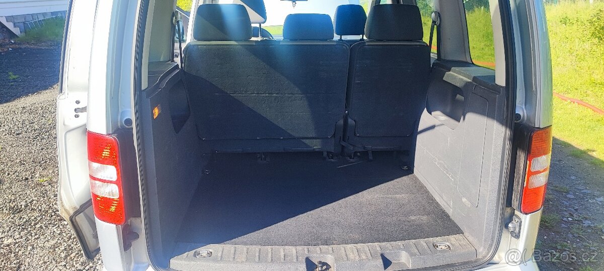 VW Caddy 1.6 - 9