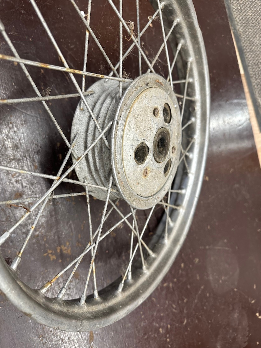 Predám kolo s plášťom, stred kola s ráfkem JAWA pionier 555 - 9