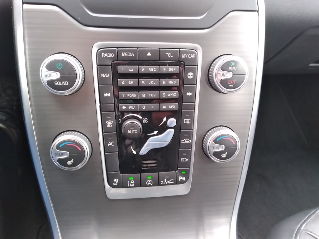 VOLVO V70 D3 DRIVE-E ECO 2.0D NAVI,AT,SERVISKA - 9