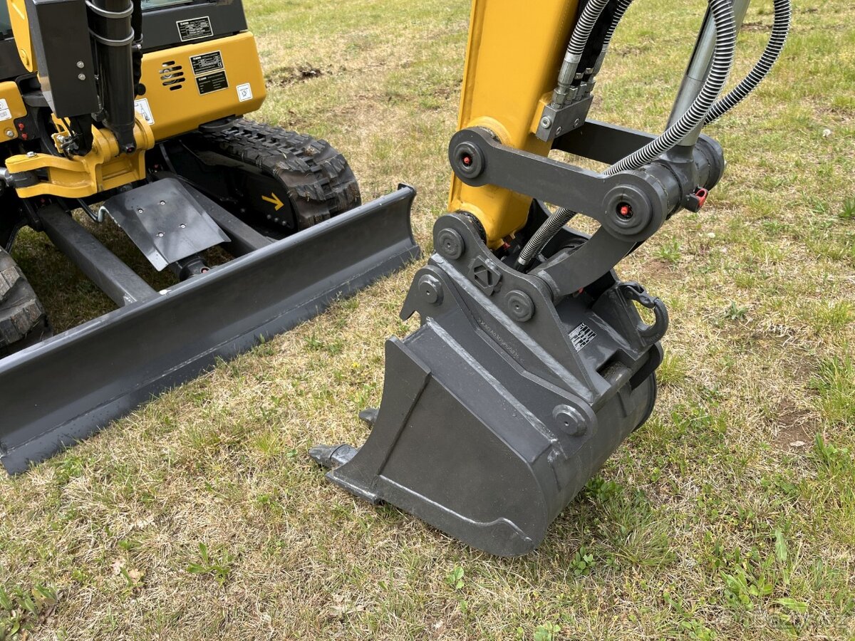 Pásové minirypadlo / bagr XCMG XE27e Pro - 9