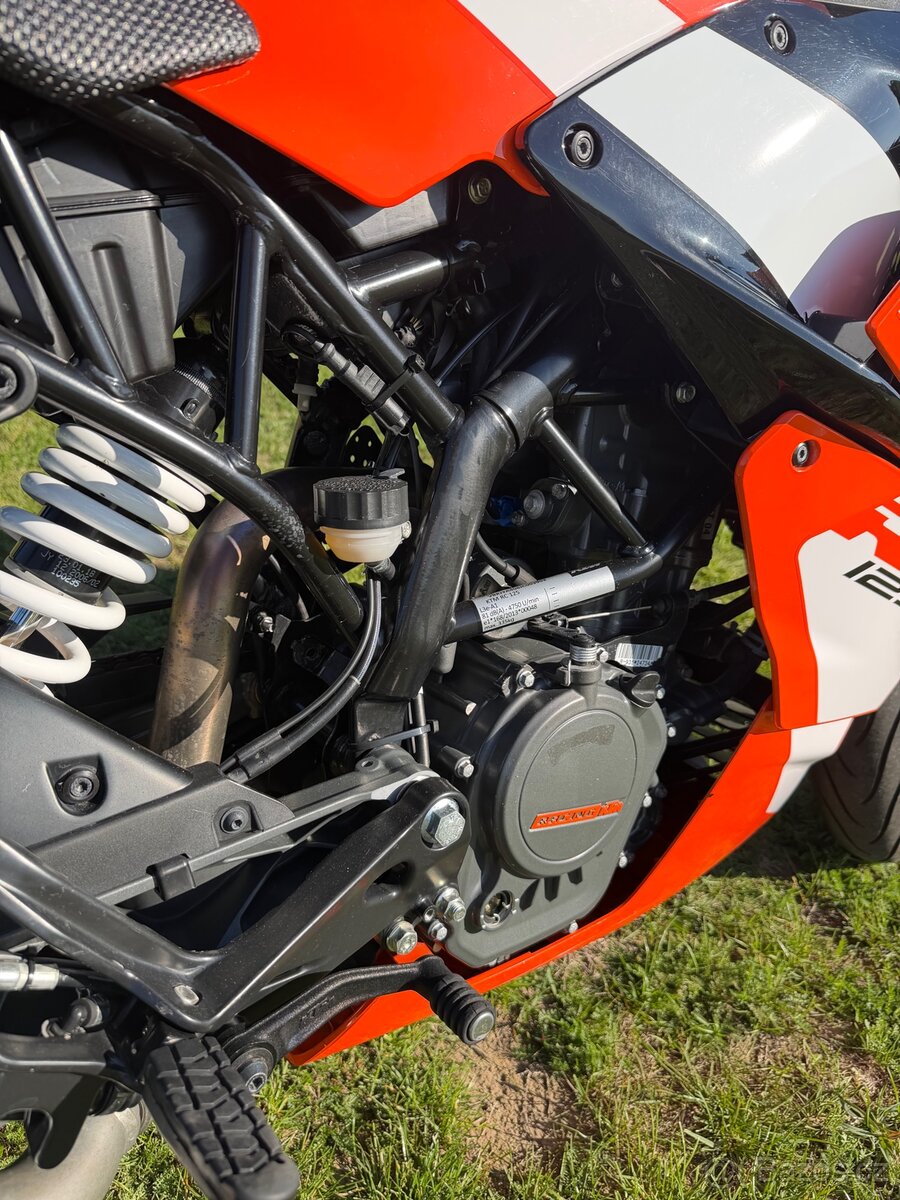 KTM RC 125 - 9