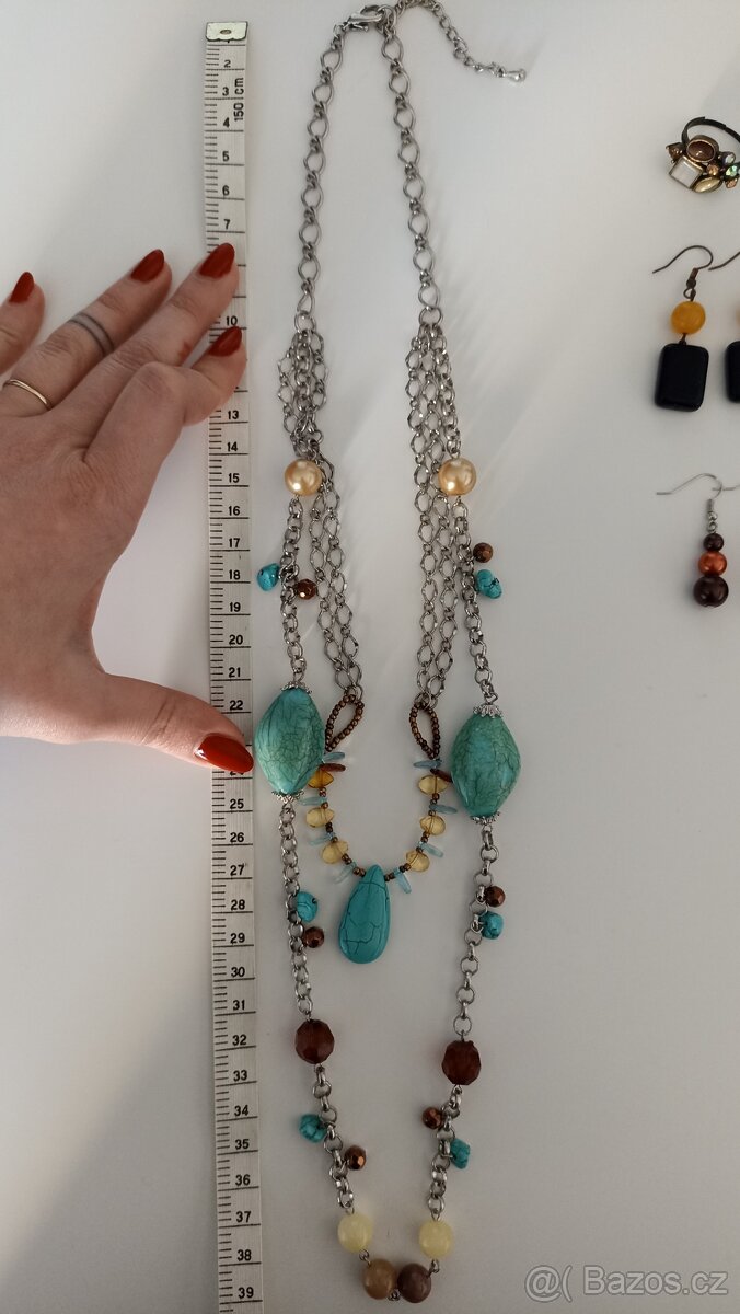 MIX šperky - náhrdelníky, dětské náramky, náušnice, prsten - 9