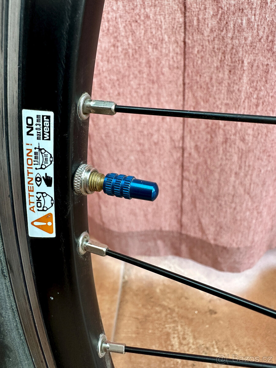 Author Basic SX, vel. 19", RST First Air, Deore - 9