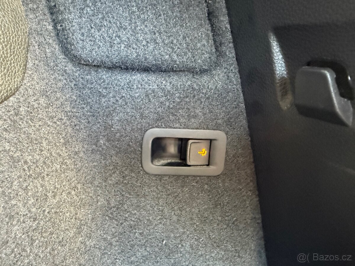 Škoda Karoq Sportline 2020 1.5 TSI 110kw DSG Tažné Panorama - 9