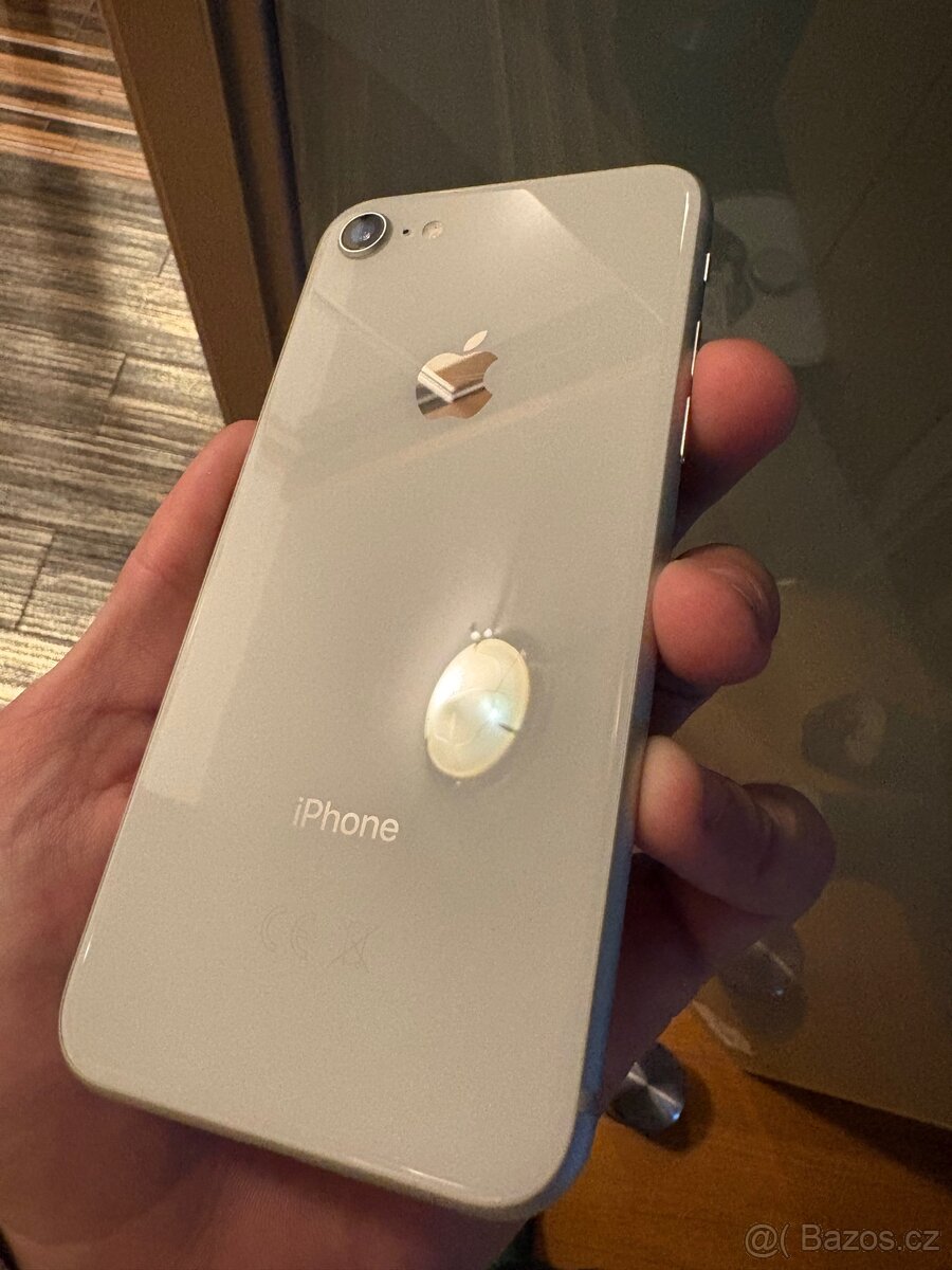 iPhone 8 64gb white newerlock - 9