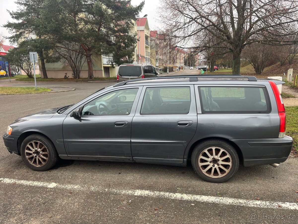Volvo V70 2.4 D5 136 kW - náhradní díly - 9