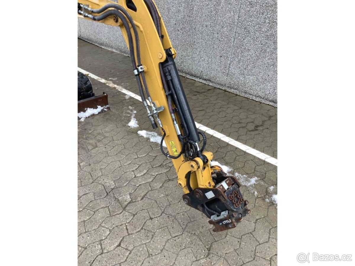 Minibagr CAT 302 CR - 9