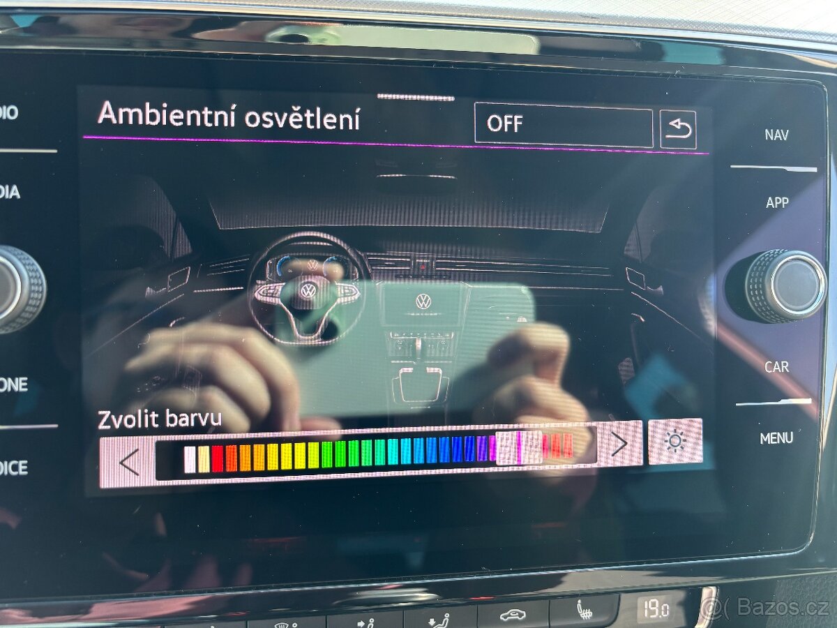 VW Passat B8 Variant Business 2.0 TDI 110kW Manuál / Matrix - 9