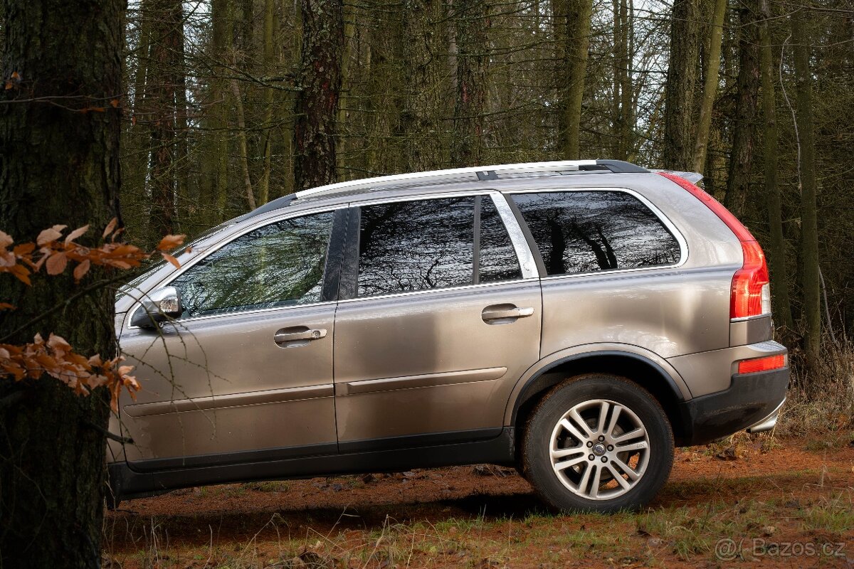 VOLVO XC90 2,4 D5 AWD EXECUTIVE - 9
