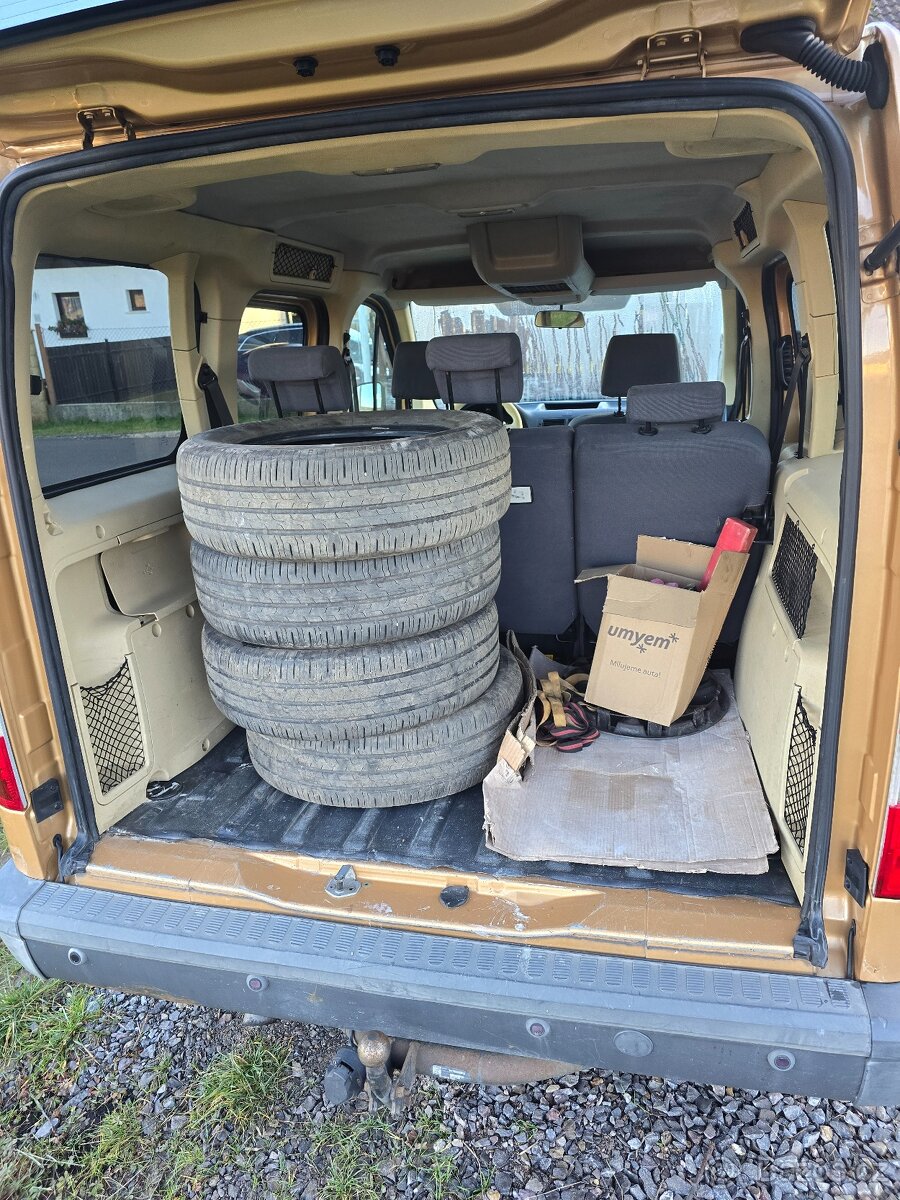 FORD TOURNEO CONNECT 200S - 9