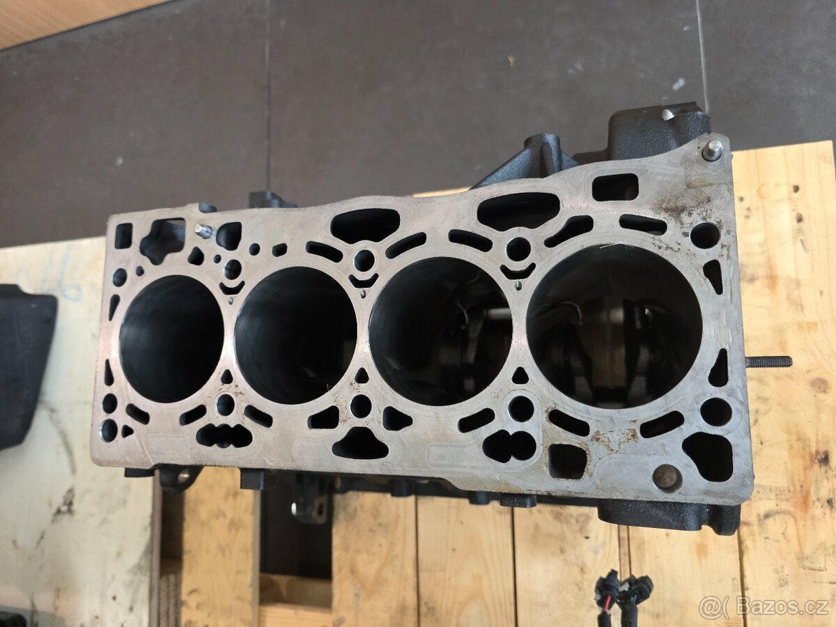 BLOK MOTORU + KLIKA NOVA DFF / DFS 2,0 TDI - 9