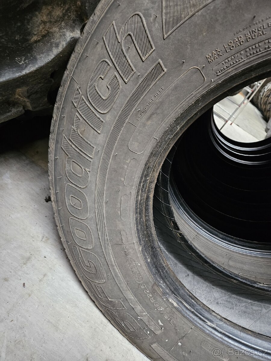 Nákladní pneu 315/80R22,5 vodící - 9
