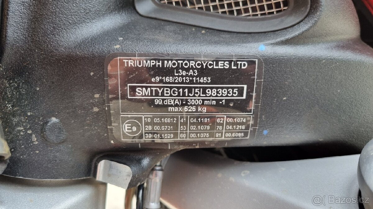 TRIUMPH Rocket 3 R - 9