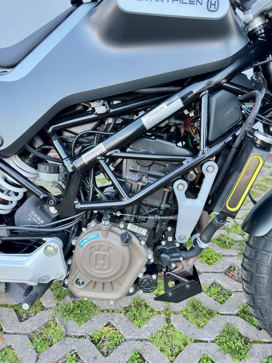 Husqvarna Svartpilen 125 - 9