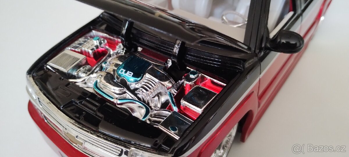 Chevrolet SubUrban 1/18 tuning - 9