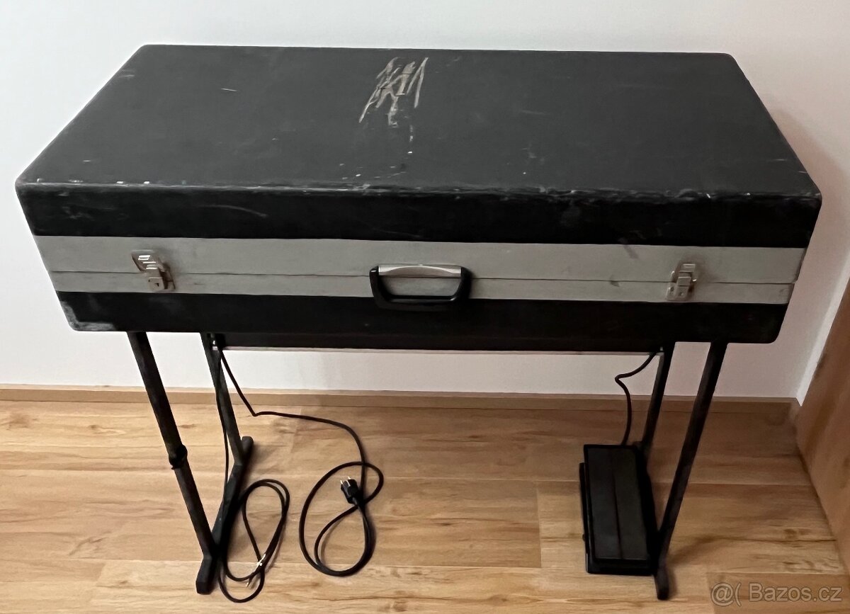 Farfisa Compact Combo Organ - 9