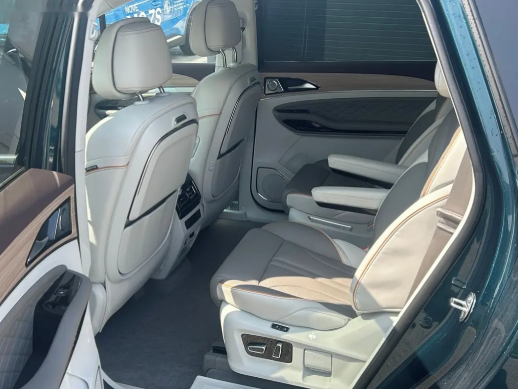 Dongfeng U-Tour, EXCLUSIVE FR 1 - 9